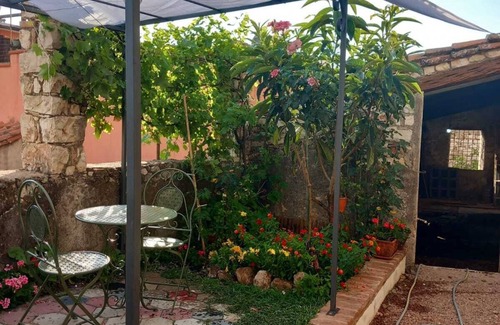 Baunei Apartamento | Grandma Monserrata's house, a blast from the past, pets allowed