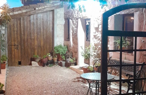 Baunei Apartamento | Grandma Monserrata's house, a blast from the past, pets allowed