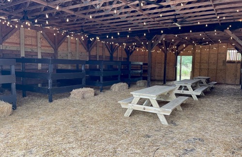 Burgaw Casa | Grandma's Farm on 6 acres with Barn and River Access