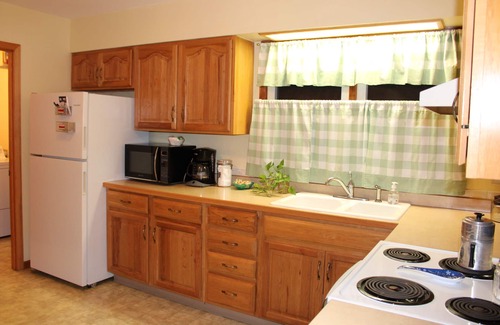 Twain Casa | Grandma's House - home away from home, close to UI, downtown IC and Coralville