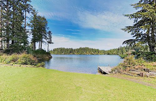 Dunes City Casa | Grandpa's Lake House