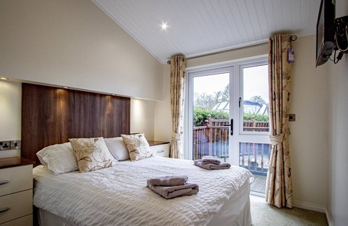 Troutbeck Bridge Cabina | Grandpa's Lodge - a holiday lodge that sleeps 4 guests in 2 bedrooms