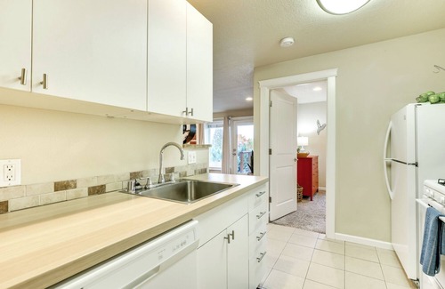 Vancouver Apartamento | Grandview ADU - Stylish, comfortable, 1 bed/2 bath apartment close-in!