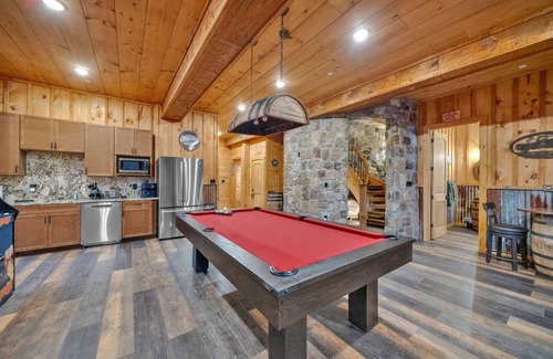 Chalet Village Casa | Grandview Lodge - Gatlinburg Burns