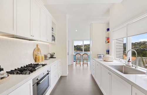 Whale Beach Casa | Grandview over Whale Beach by TCC