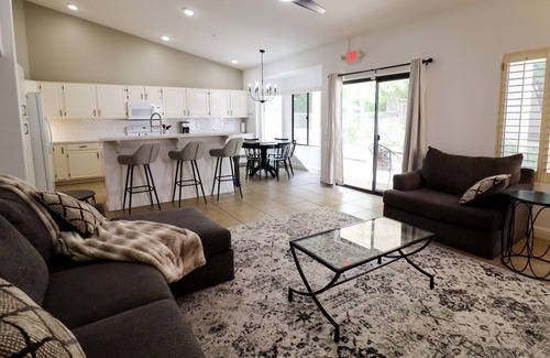 Paradise Park Vista Casa | Grandview Villa | 6-Bedroom Kierland Getaway wPool