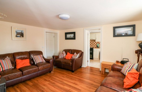 Fethard on Sea Cabaña | GRANGE FARMHOUSE, pet friendly in Fethard-On-Sea, County Wexford