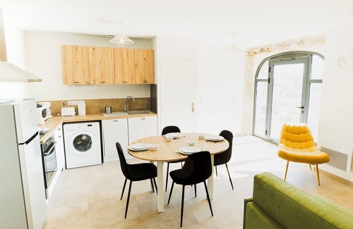 Assier Casa | Grange La Roca Masia - Les Iris, swimming pool, garden, 2 bedrooms 4/6 people