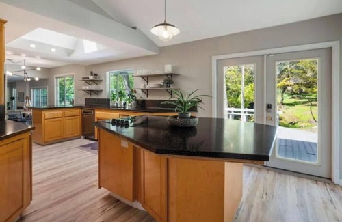 Granite Bay Casa | Granite Bay Luxury Getaway with Huge Game Room