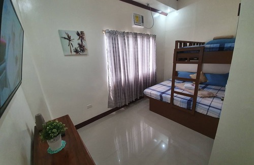 Palompon Casa | Grants Building Traveller's Lodge
