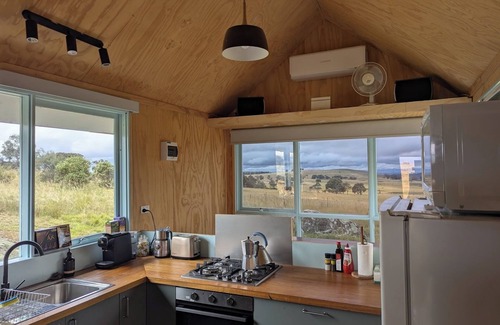Nulla Vale Cabina | Granum - A unique tiny cabin on farmland
