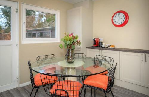 Meads Casa | Granville Heights: 3-bed family home