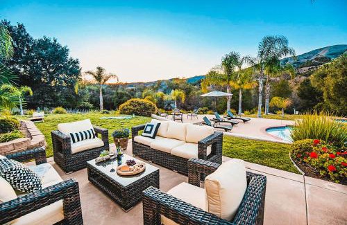 Temecula Casa | Grapevine by AvantStay Secluded 5BR Villa 4 Acres of Vineyards Avo Groves
