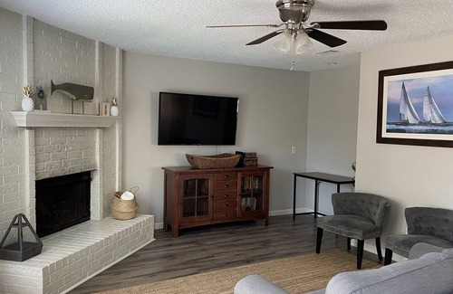 Grapevine Casa | Grapevine Getaway w/ Pool