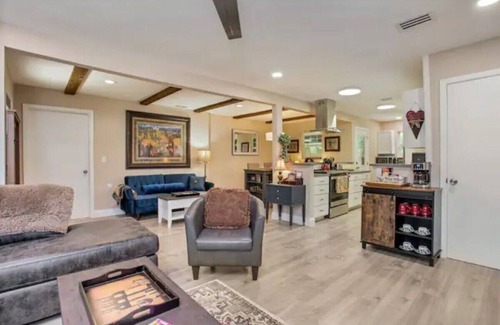 Grapevine Casa | Grapevine House ! New Remodel,TCU close by