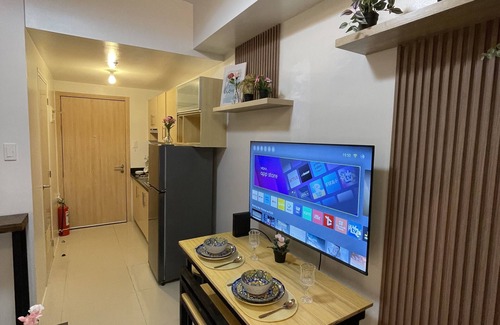 Bago Bantay Condominio | Grass Residences Cozy, Inexpensive Staycation