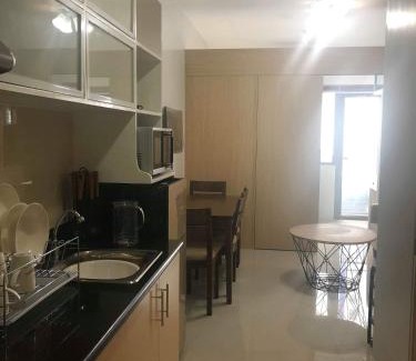 Santo Cristo Apartamento | Grass Residences Tower 5