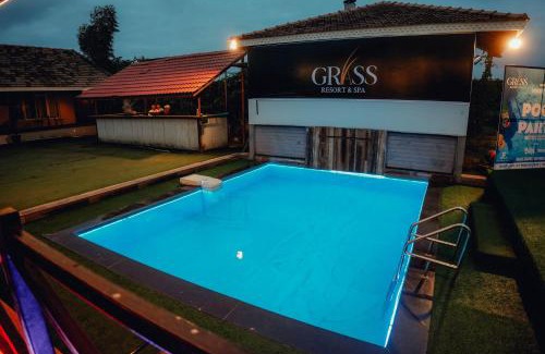 Nashik Complejo | Grass Resort and Spa