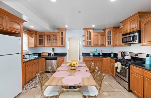 Mid Central Casa | ★GRATYFYING ABODE 3B2B WITH QUEEN BEDS★