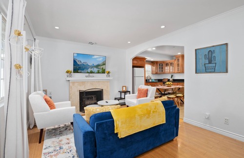 Mid Central Casa | ★GRATYFYING ABODE 3B2B WITH QUEEN BEDS★