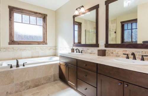 Stonegate Casa | Gray Bear 454
