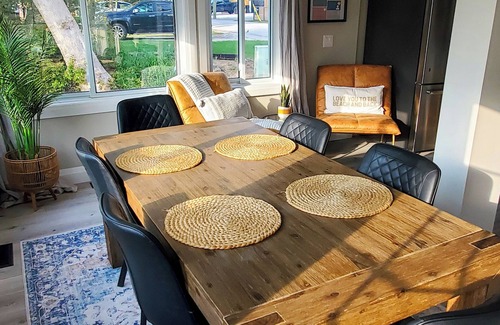 Grand Bend Cabaña | Gray Haven: Booking Summer 2025! 30s walk to Beach! Lake View Patio, Hot Tub