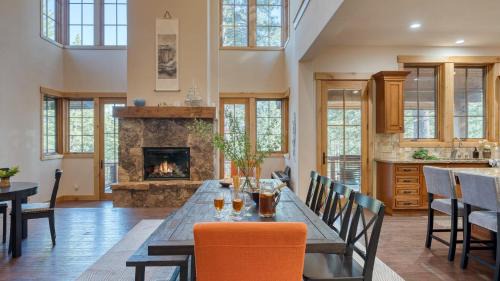 Truckee Casa | Grays Crossing by AvantStay Stunning 4BDR Cabin