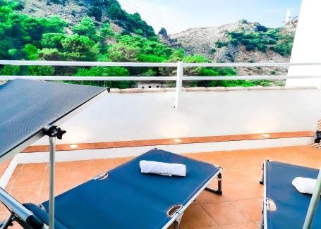 Grazalema Casa | Grazalema - Casita La Calma - Incredible views, Clima Frio-Calor, Wifi & Private Parking optional