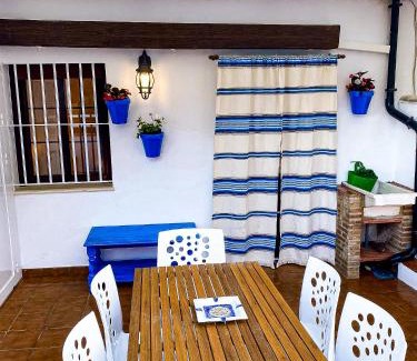 Grazalema Casa | Grazalema - Casita La Calma - Incredible views, Clima Frio-Calor, Wifi & Private Parking optional