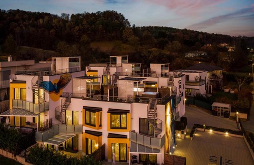 Graz Apartamento | Graziös Luxusapartments mit Dachterrasse oder Garten, kostenlose Parkplätze, E-Tankstelle