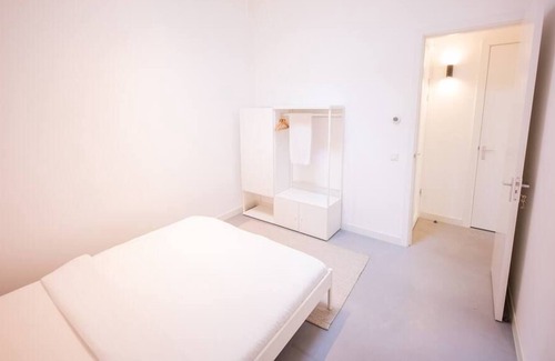 Rotterdam Apartamento | Great 2 Bedroom Serviced Apartment 69m2 -LH18-