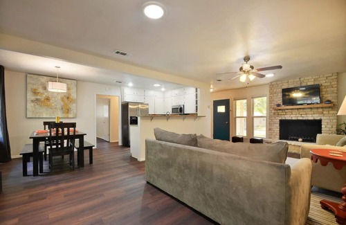 North Austin Civic Association Casa | GRANDES 3 habitaciones 2 baños! Austin central con gran patio!