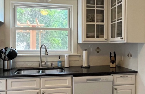Lynchburg Casa | Great 3BR home in Lynchburg, great location near colleges, great amenities