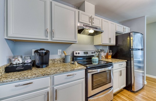 Downtown Casa | Great 4 Bedroom Bungalow- 1.5 miles to Downtown Raleigh