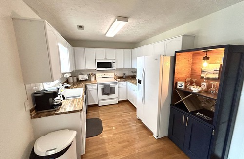 Boiling Spring Lakes Casa | Great 4 Golf! Waterfront House In Southport, Close To Beaches