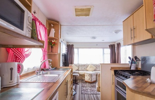 Skegness Casa | Great 8 berth caravan for hire at Southview Holiday Park in Skegness ref 33025E