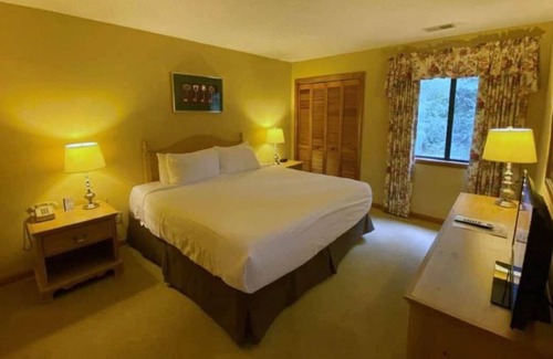 Sapphire Complejo | Great Adventure in North Carolina! 3 Serene Units, Ski Equipment Rentals