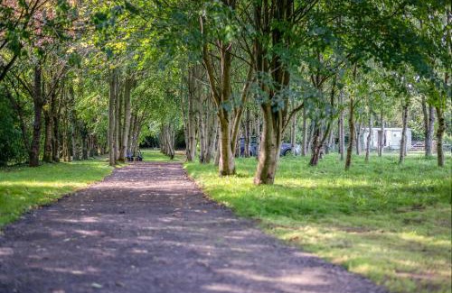 Bradford-on-Avon Casa | Great Ashley Farm Bed and Breakfast & Shepherds Huts