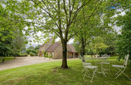 Bradford-on-Avon Casa | Great Ashley Farm Bed and Breakfast & Shepherds Huts