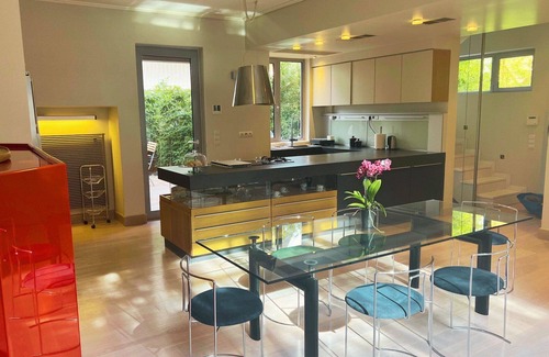 Glyfada Villa | Great Athens Villa | Villa Amfissis | 4 Bedrooms | Short Distance to Glyfada | Gym