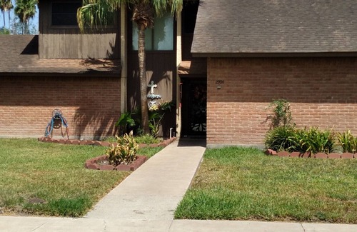 Brownsville Casa | Gran dormitorio en un barrio fantástico!