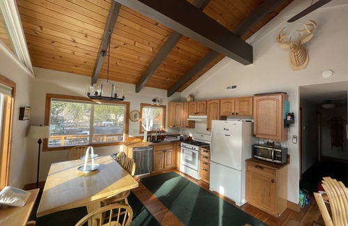 Pioneer Trail Chalet De Esquí | Great Cabin Available as a Seasonal Lease Available 31 days or more