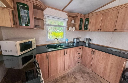 Skegness Casa | Great caravan with spacious decking Southview Holiday Park, Skegness ref 33035V