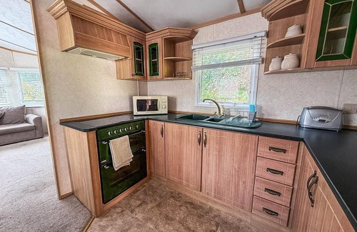 Skegness Casa | Great caravan with spacious decking Southview Holiday Park, Skegness ref 33035V