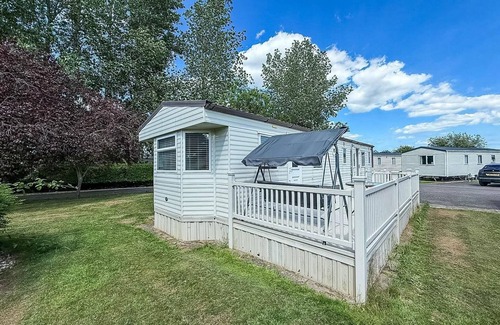 Skegness Casa | Great caravan with spacious decking Southview Holiday Park, Skegness ref 33035V