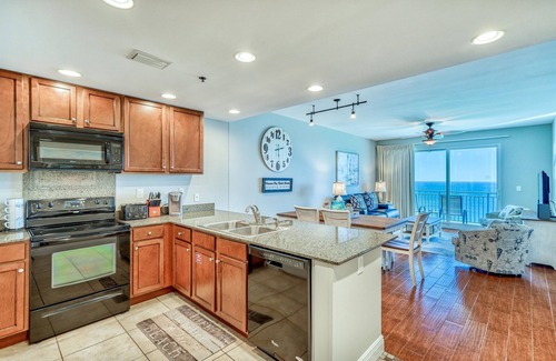 Panama City Beach Complejo | Great condo, Beautiful views! *Sept 1 - 5th Open!