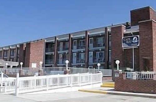 Admiral Estates Condominio | Great Condo Close to the Beach