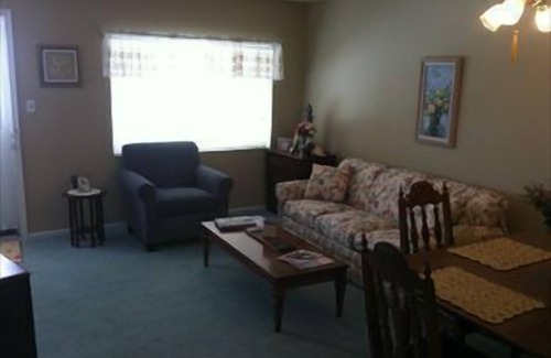 Admiral Estates Condominio | Great Condo Close to the Beach