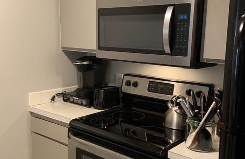 Rustic Hills Condominio | Great Condo in a Great Central Location!