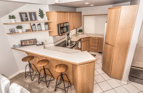 Century West Condominio | Gran condominio con 2 cubiertas, cerca de las pistas - vista a la ciudad (opción de 3er dormitorio)